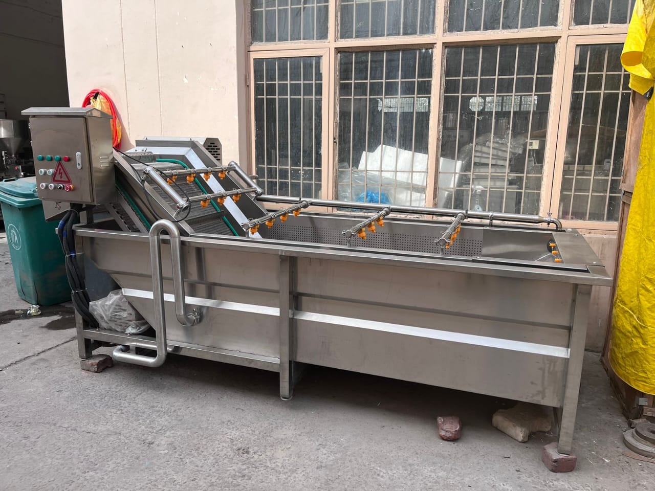 Vegetable Washing Machine (Continuous type)